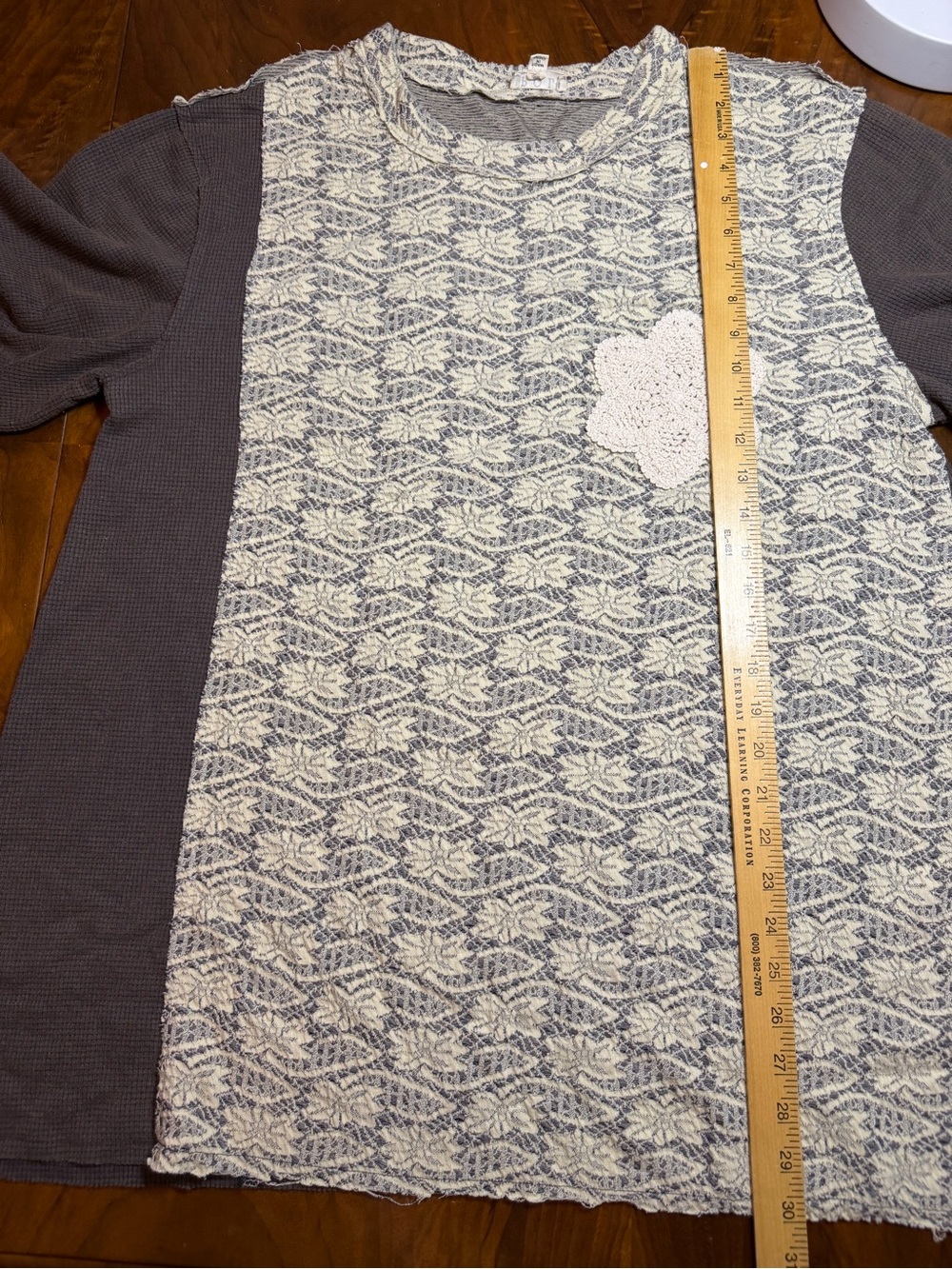 NWOT POL S Gray Mixed Media Long Sleeve Top | Lace Star Appliqué | Boho - Picture 5 of 11